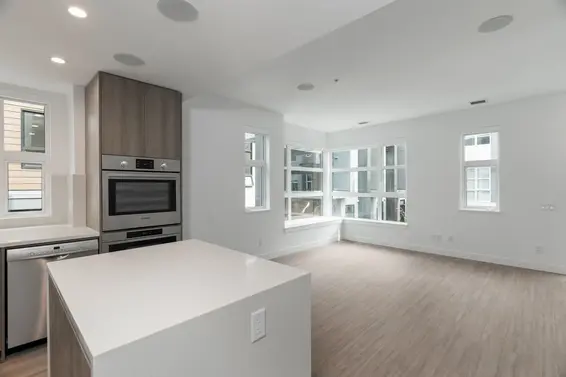 Kitchen - 221 2060 Curling Road  