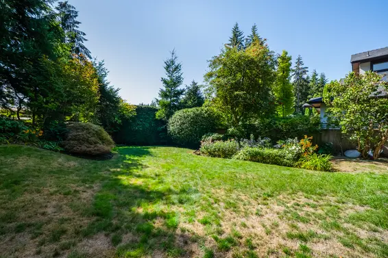 945 Belvedere Drive, North Vancouver For Sale - image 32