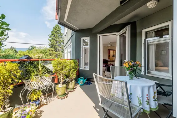 206 2800 Chesterfield Avenue, North Vancouver