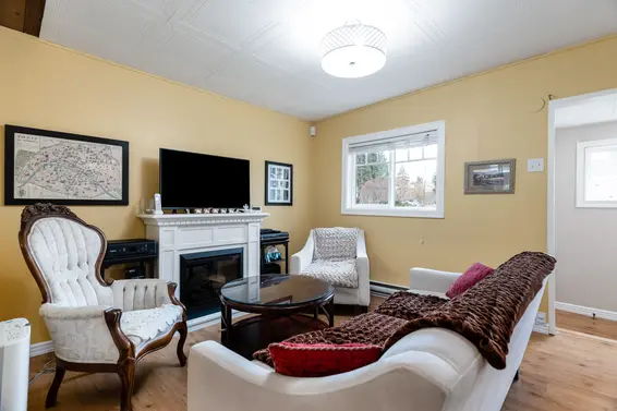 1712 Sutherland Avenue, North Vancouver For Sale - image 4