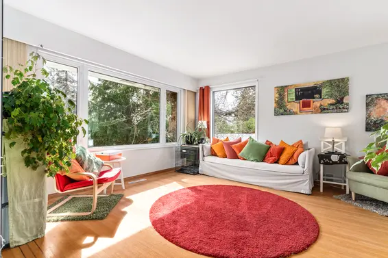 900 Clements Avenue, North Vancouver For Sale - image 3