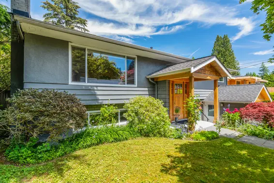 624 East Osborne Road, North Vancouver For Sale - image 2