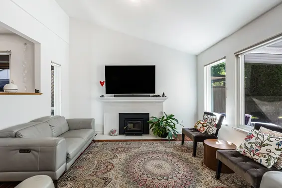 1811 Rufus Drive, North Vancouver For Sale - image 4