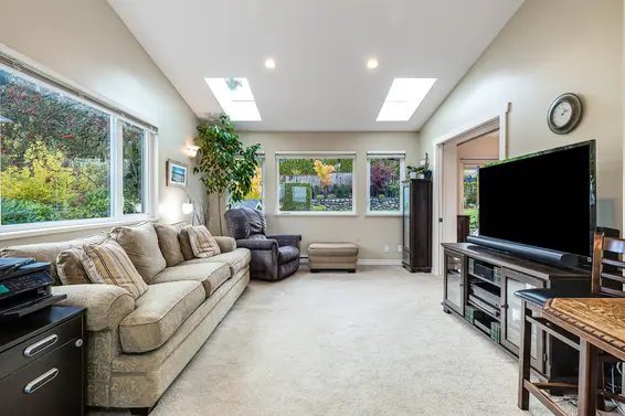 622 Silverdale Place, North Vancouver For Sale - image 15