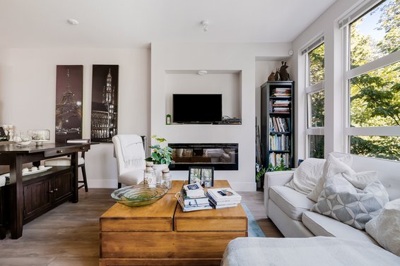 220 3606 Aldercrest Drive, North Vancouver