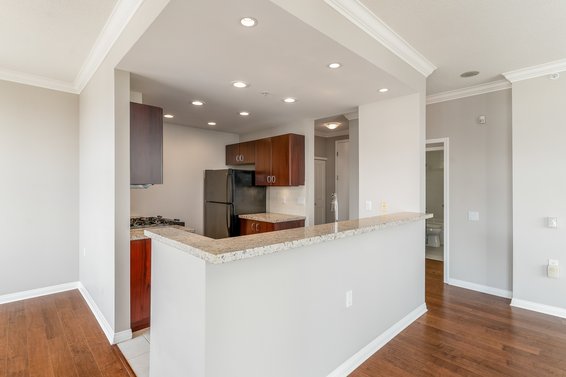 402 120 West 16th Street, North Vancouver