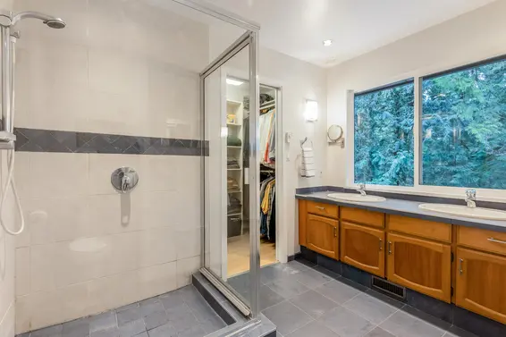 5528 Huckleberry Lane, North Vancouver For Sale - image 34