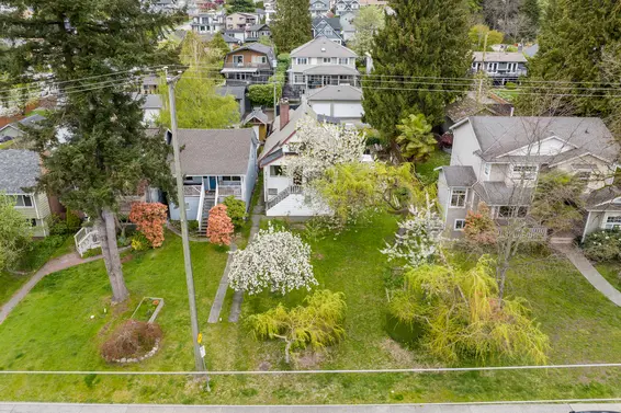 618 East 4th Street, North Vancouver For Sale - image 2