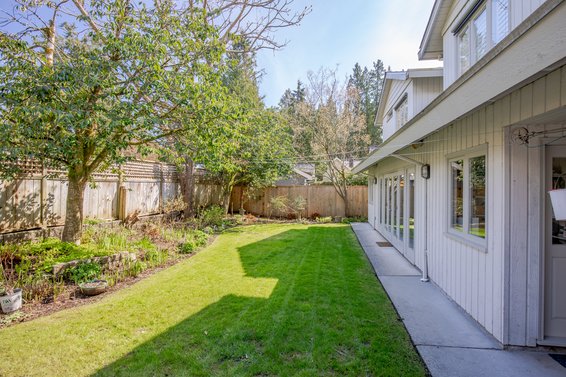 1082 Lodge Road, North Vancouver