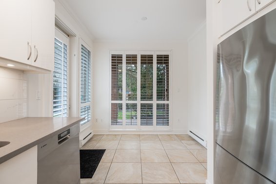 102 2601 Whiteley Court, North Vancouver