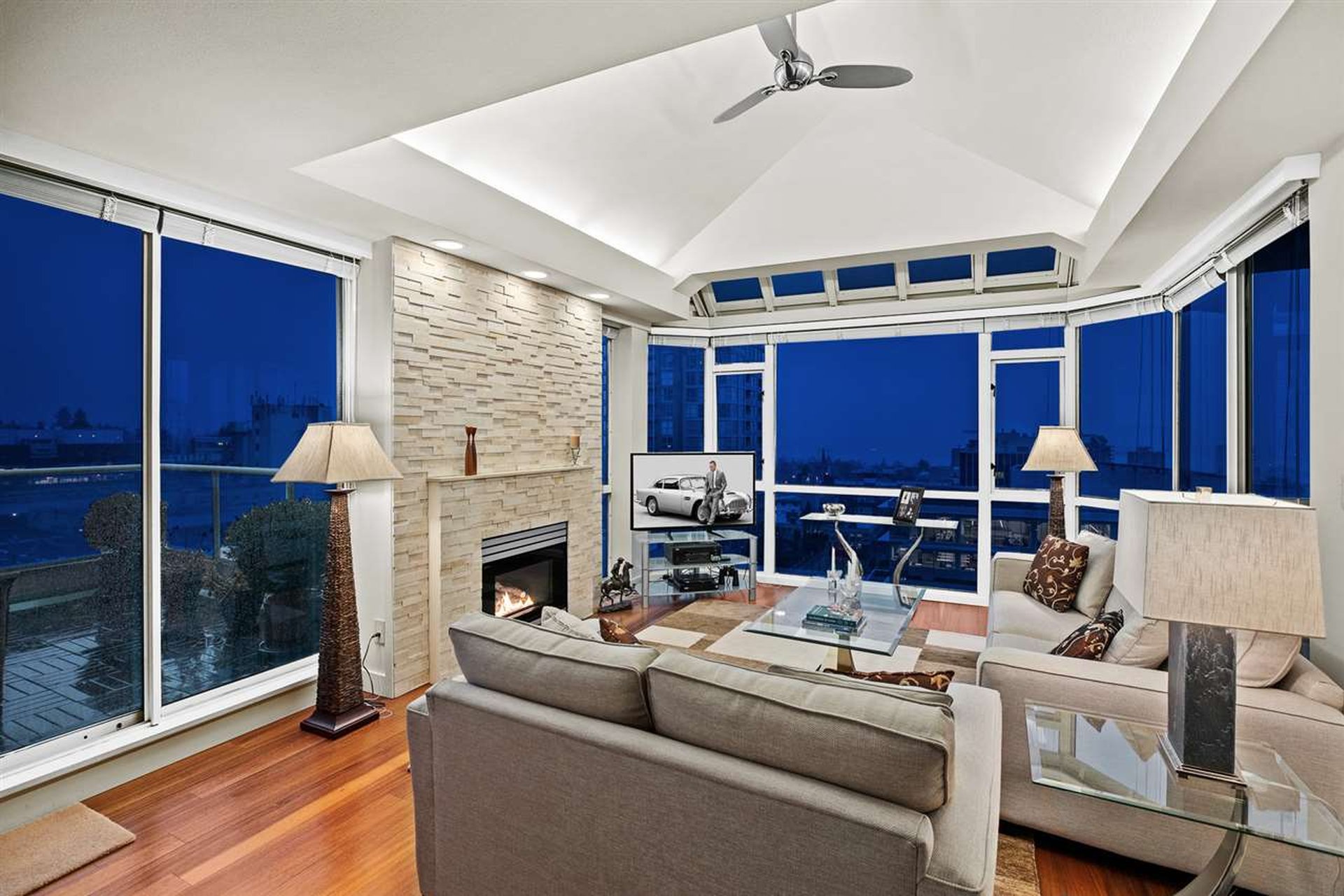 8 North Vancouver Penthouse Condos For Sale