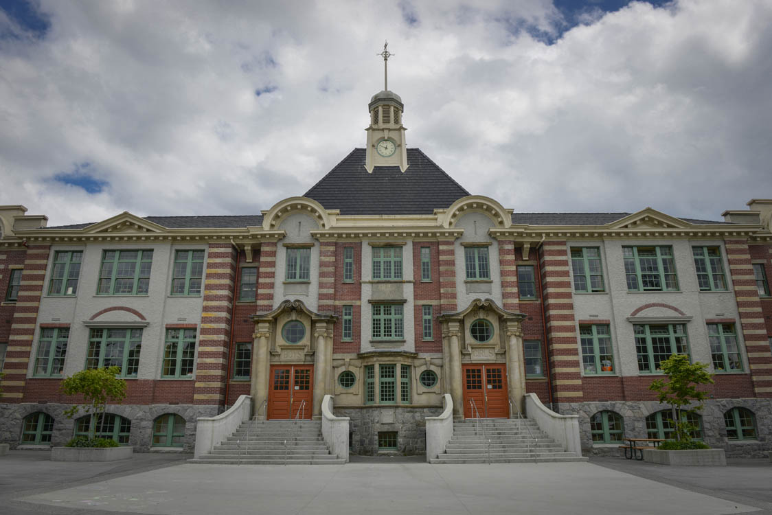 schools in north vancouver grand boulevard