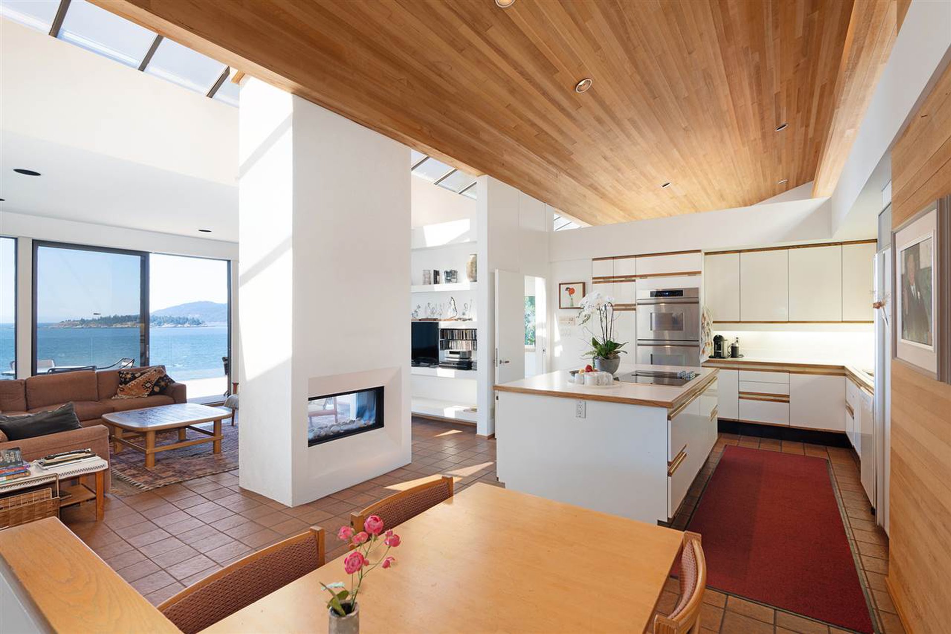 7 MidCentury Modern Houses For Sale in North & West Vancouver 7 MidCentury Modern Houses For Sale in North & West Vancouver