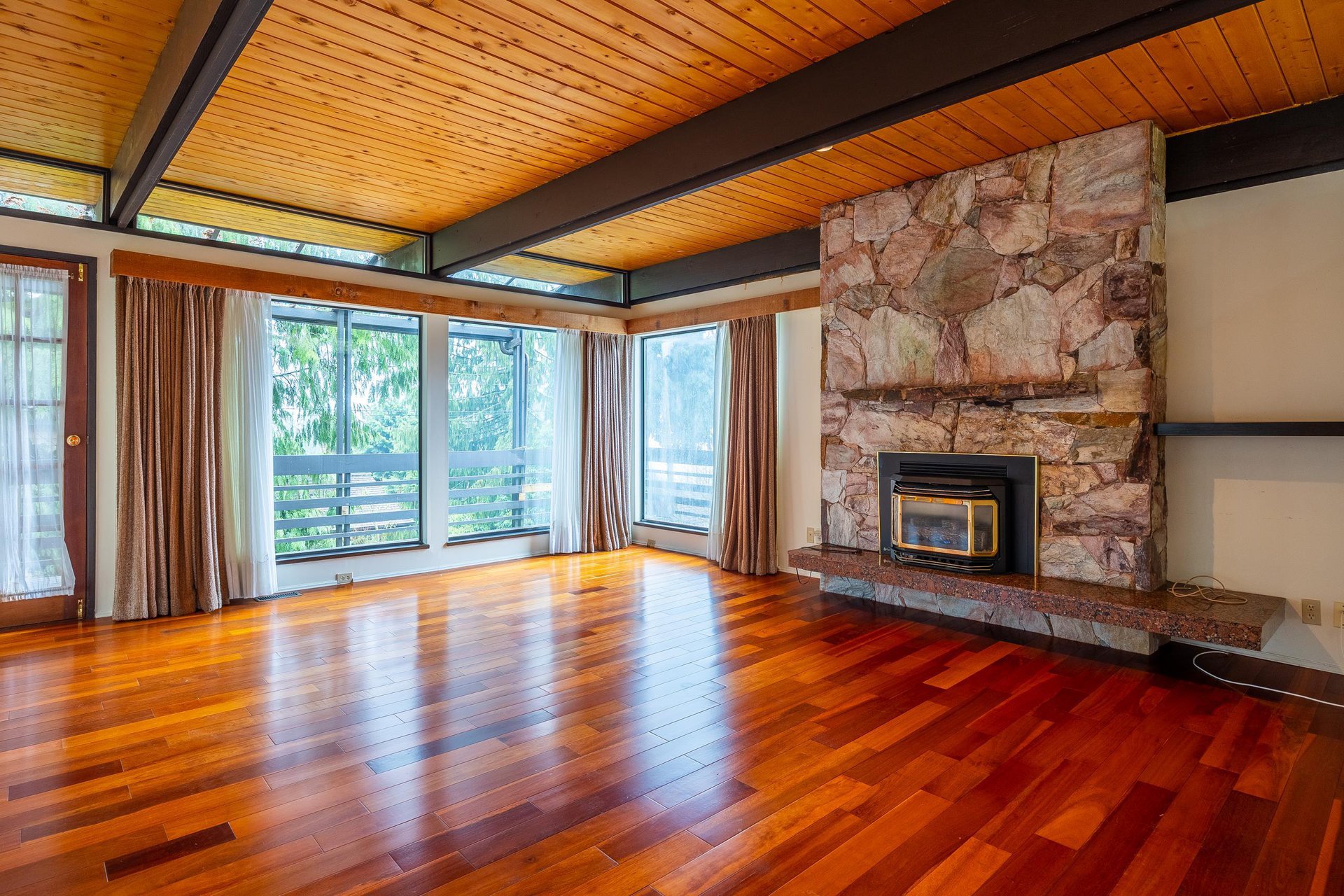 north vancouver post and beam houses for sale