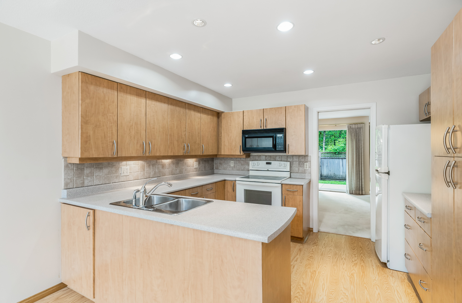 30 1925 Indian River Crescent, North Vancouver