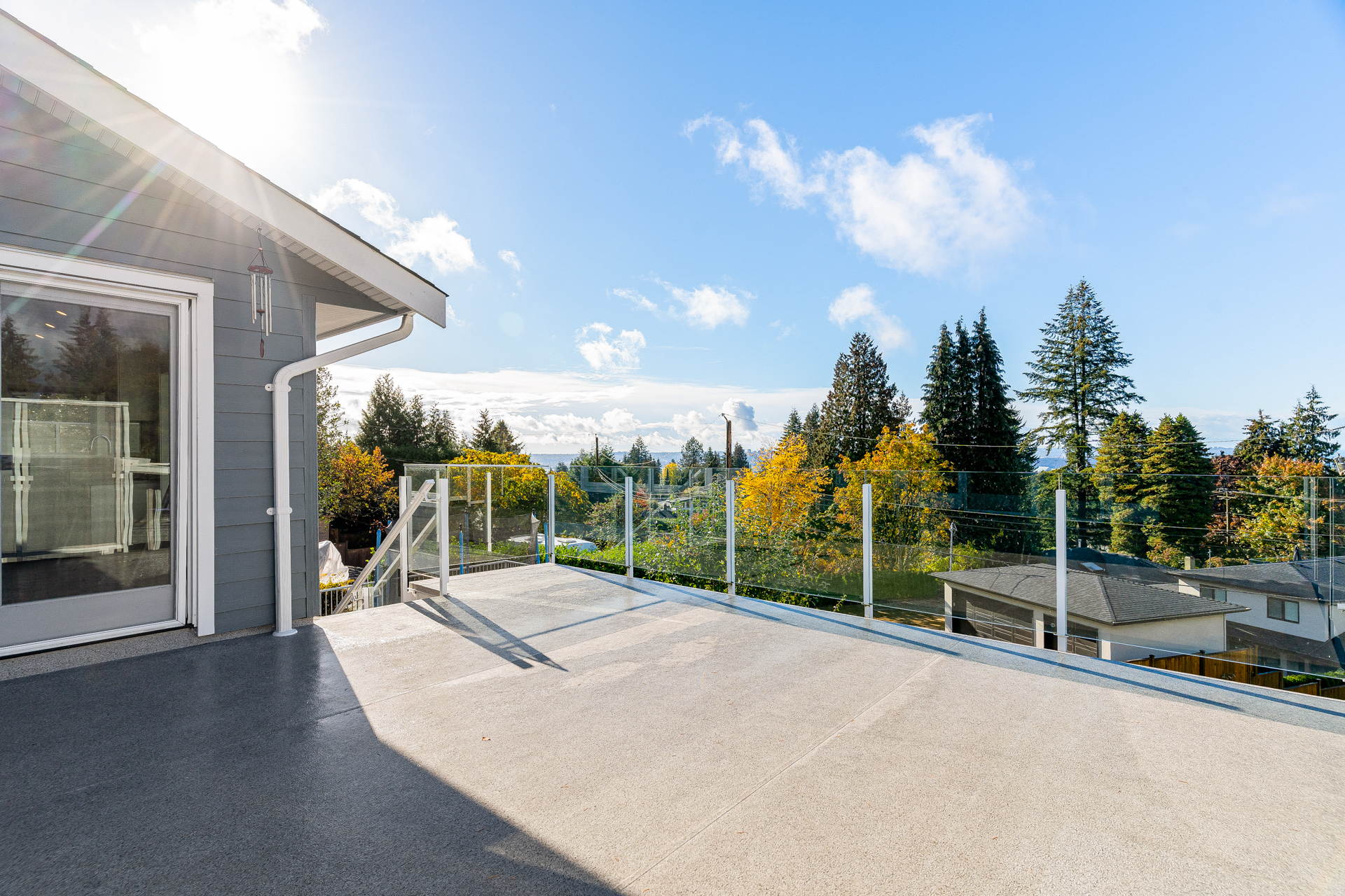 219 sandringham crescent, north vancouver for sale by rossetti realty - image 4