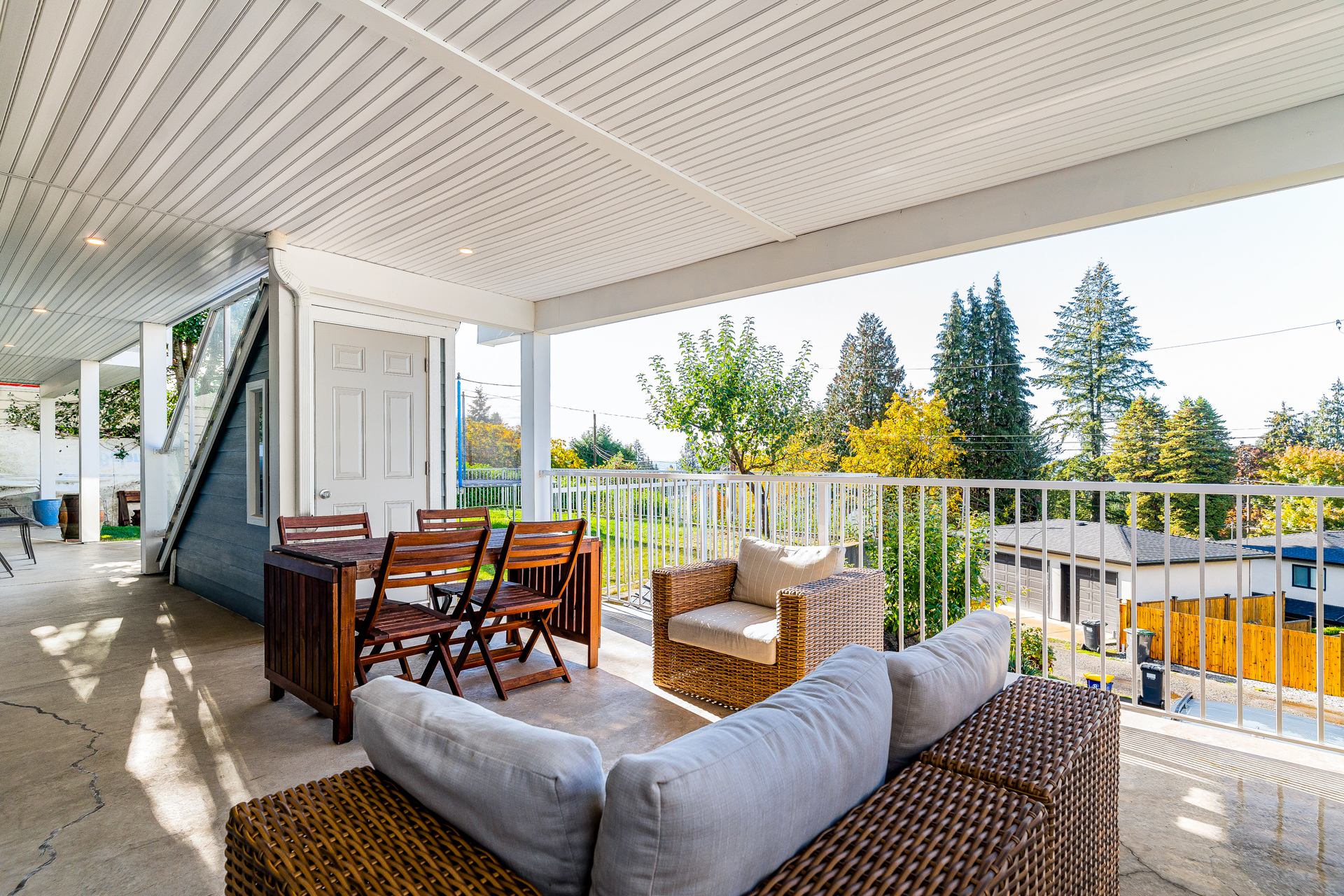 219 sandringham crescent, north vancouver for sale by rossetti realty - image 5