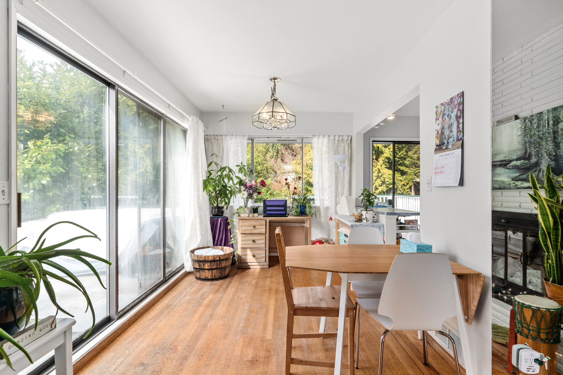 900 Clements Avenue, North Vancouver - image 3