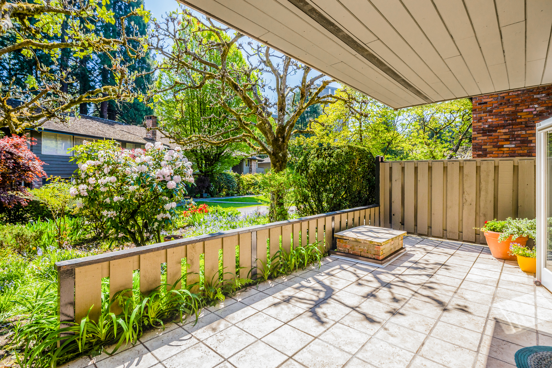603 235 Keith Road, Spuraway Gardens, West Vancouver - For Sale - Image 1