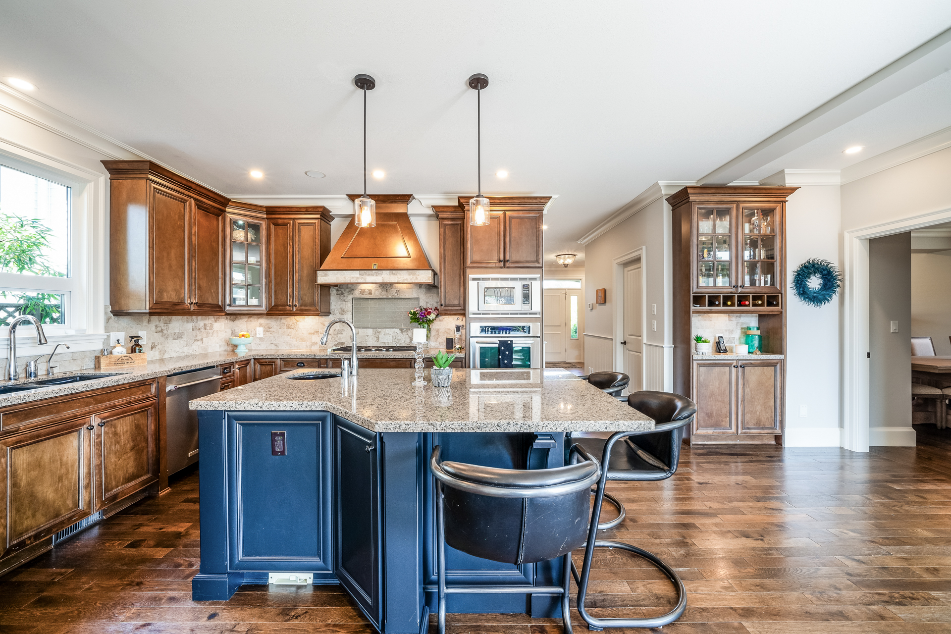 817 Grand Boulevard, North Vancouver - For Sale by Rossetti - Image 3