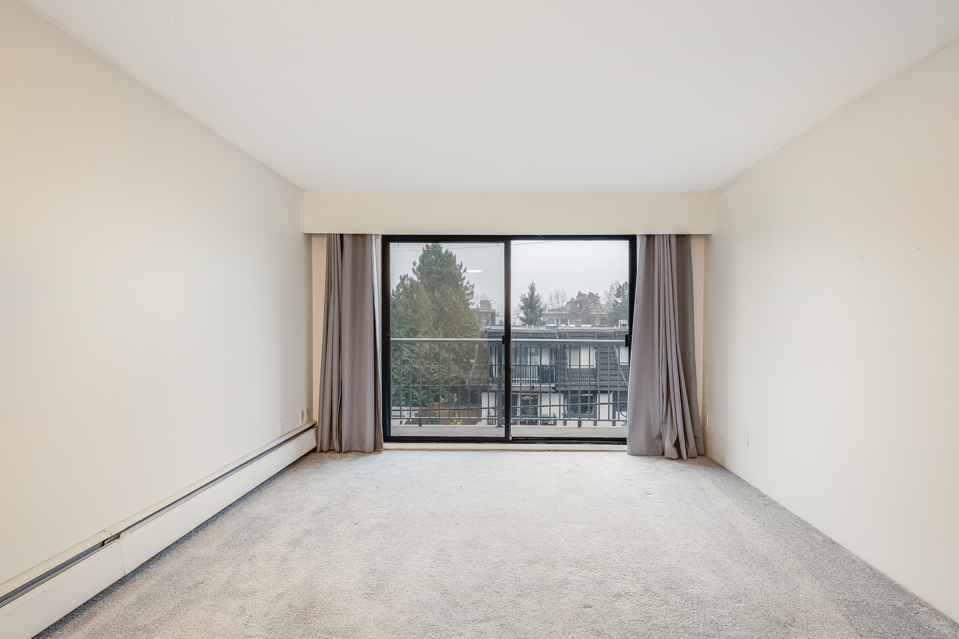 215 275 West 2nd Street, North Vancouver - For Sale - image 1