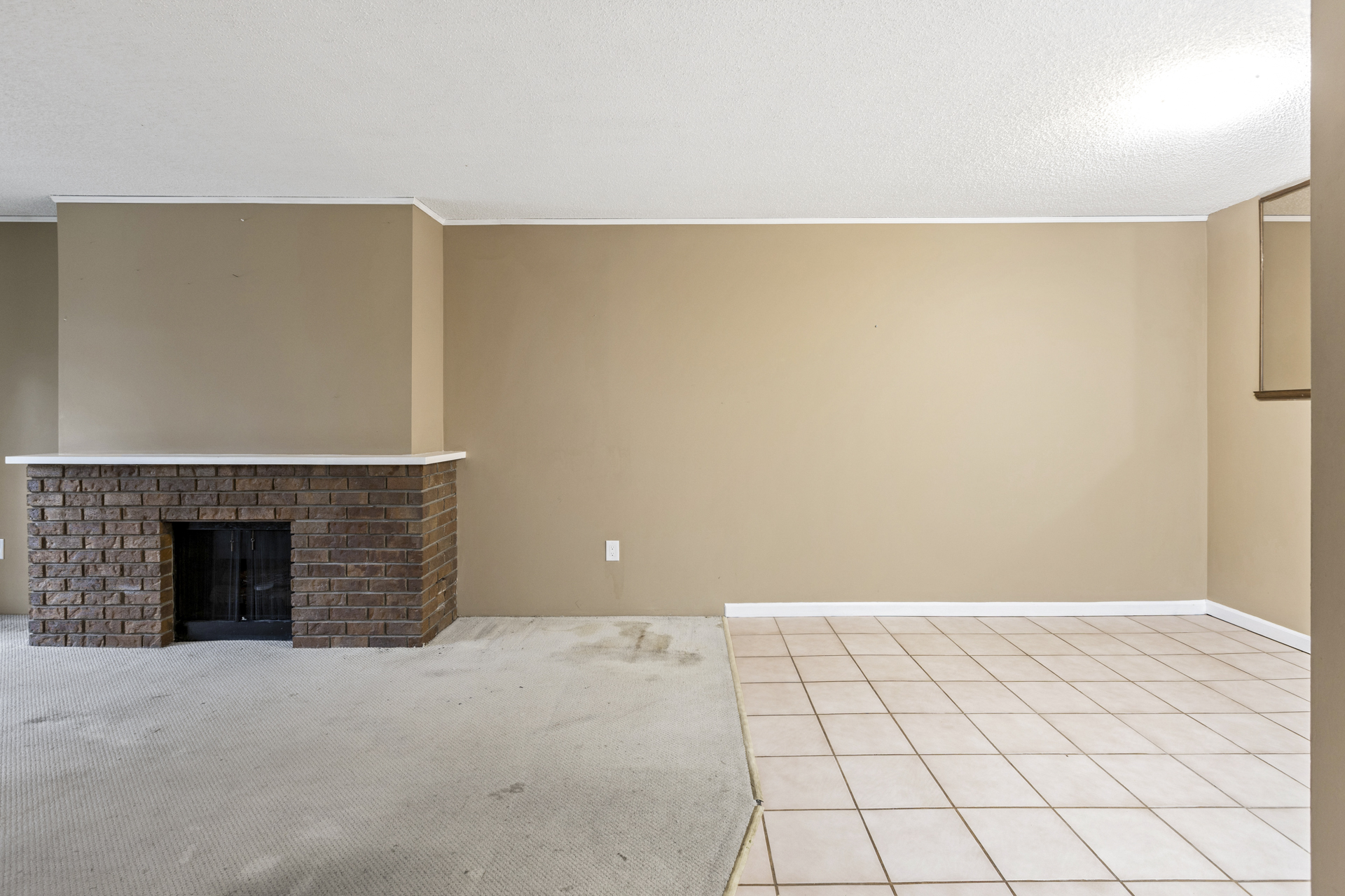 302 1515 Chesterfield Avenue, Central Lonsdale - For Sale - image 2