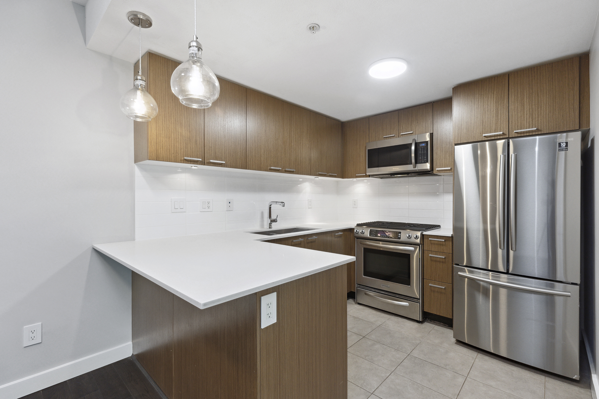 308 1330 Marine Drive, North Vancouver - For Sale by Rossetti Realty - image 3