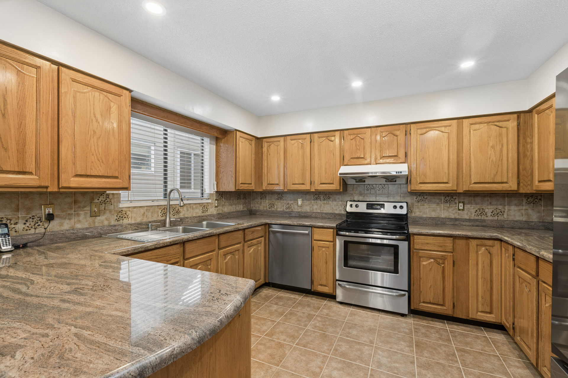5609 White Pine Lane, North Vancouver, for sale - news image 5